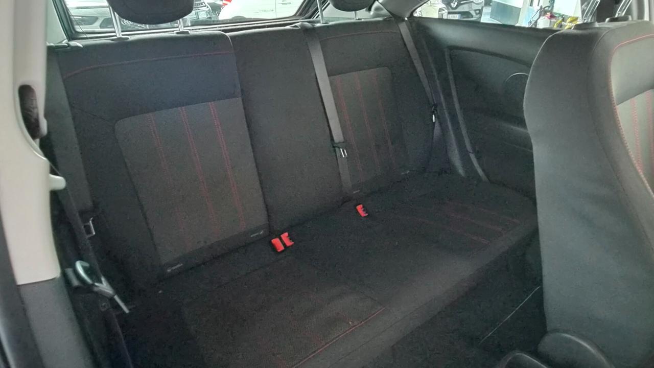Opel Corsa 1.4 16V 3 porte Sport (OK NEOPATENTATI)