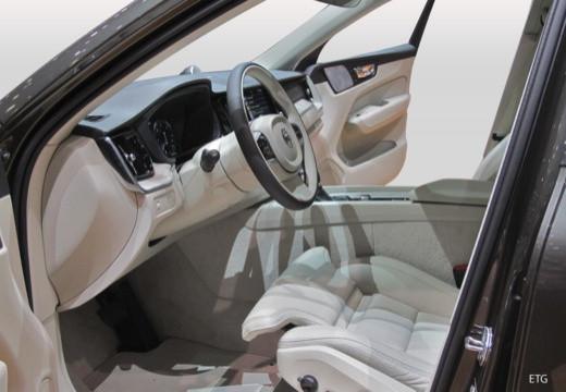 VOLVO XC60 II 2022 - XC60 2.0 b4 Core awd auto