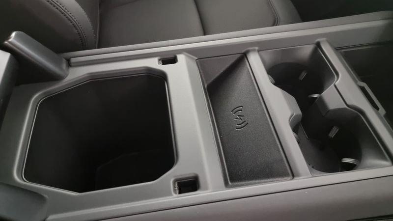 Land Rover Defender 110 3.0D I6 200 CV AWD Auto X-Dynamic SE