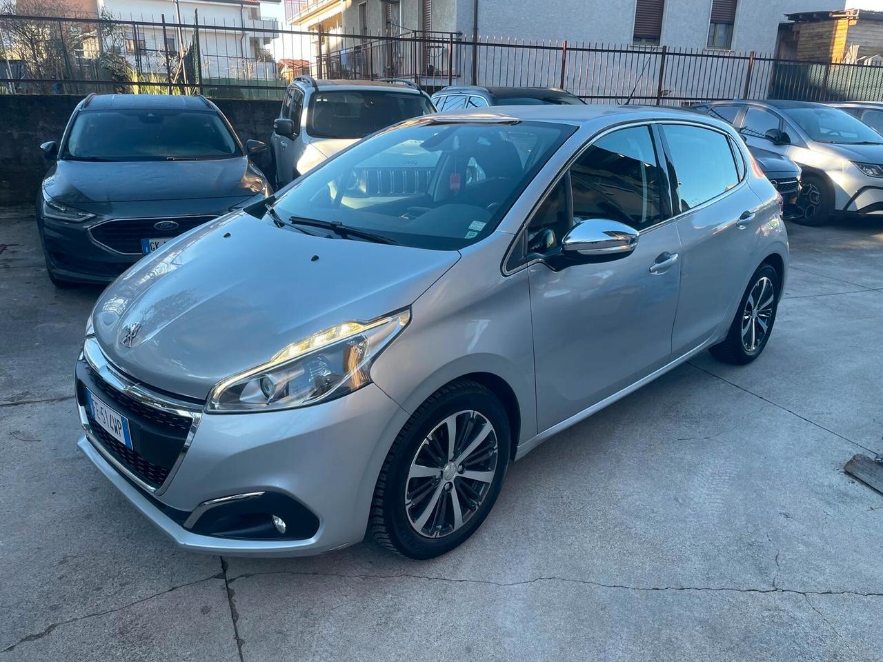 Peugeot 208 PureTech 82 5 porte Allure