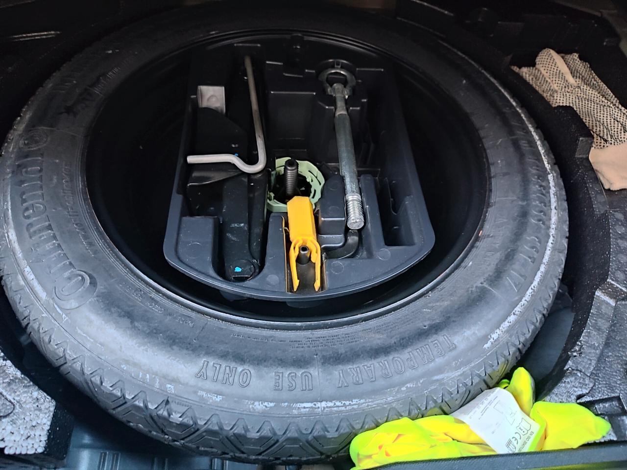 PEUGEOT 308 DEL 2014 TURBO BENZINA EURO6B 8GOMME