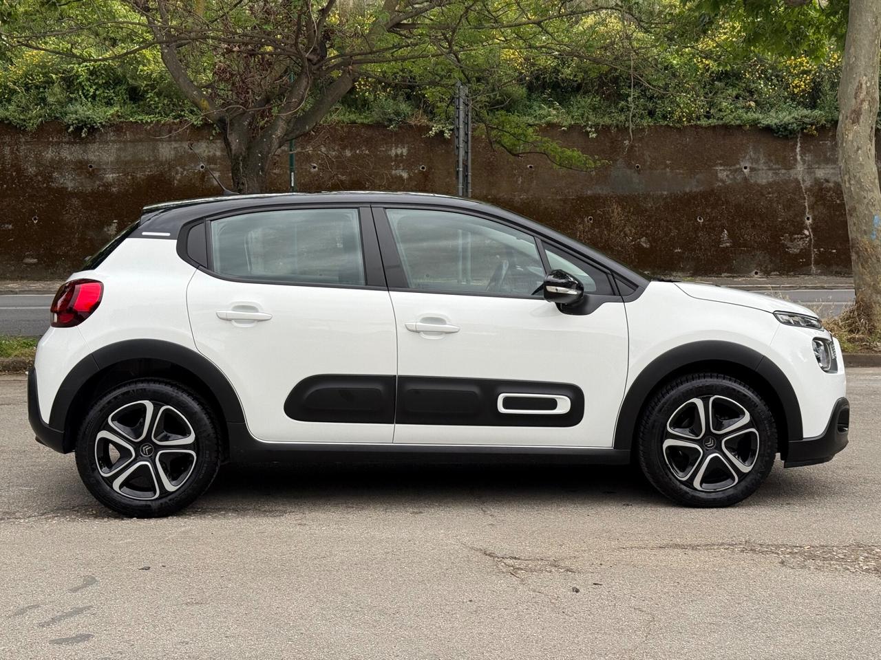 CITROËN C3 2022 PureTech 1.2 83cv Shine