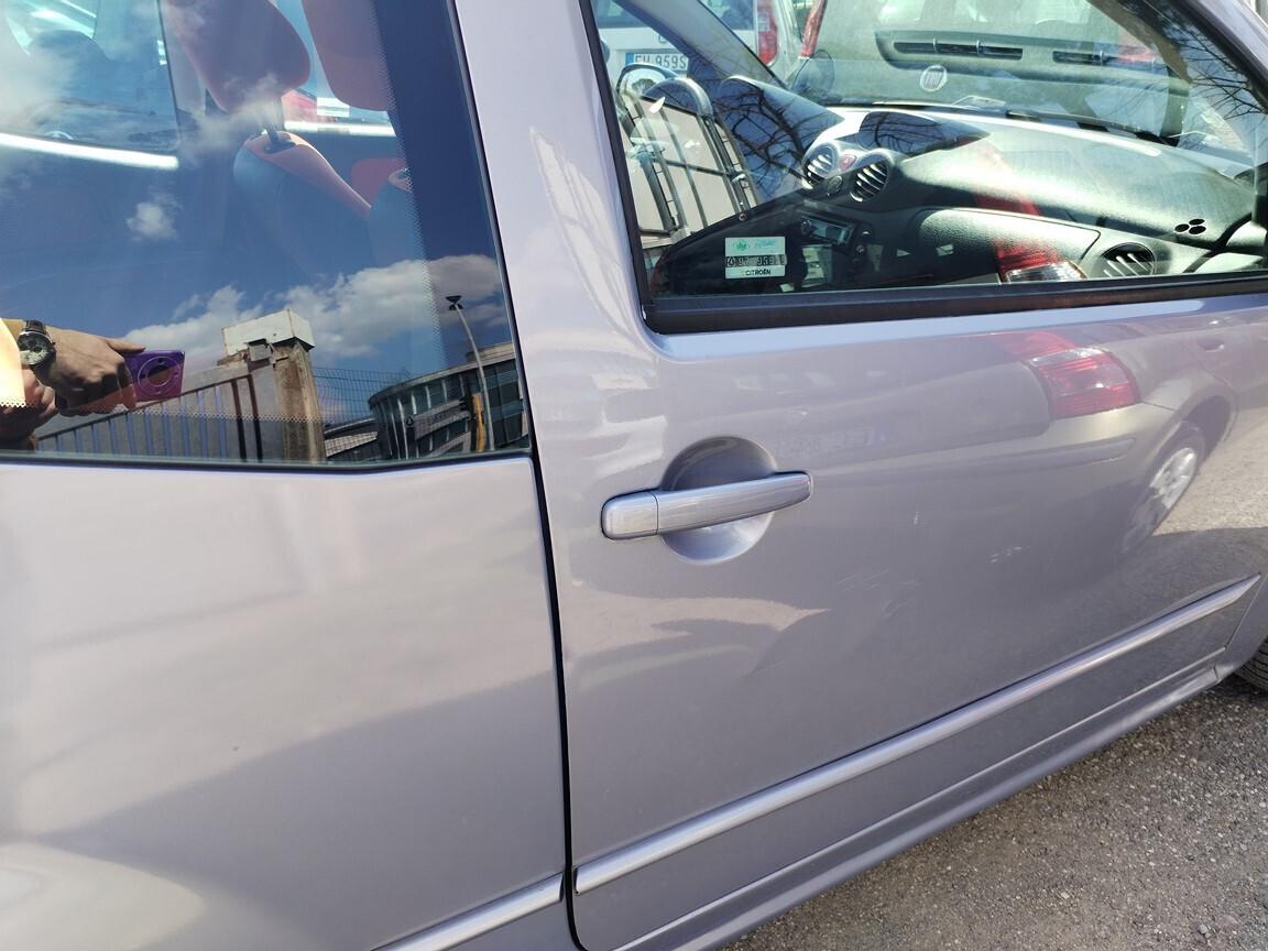 Citroen C2 1.1 Elegance 103000KM ANNO 2004 MANUTENZIONI FATTE