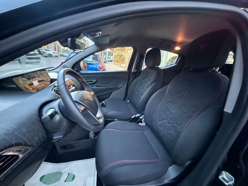 Lancia Ypsilon 1.3 MJT 16V 95 CV 5 porte S&S Gold