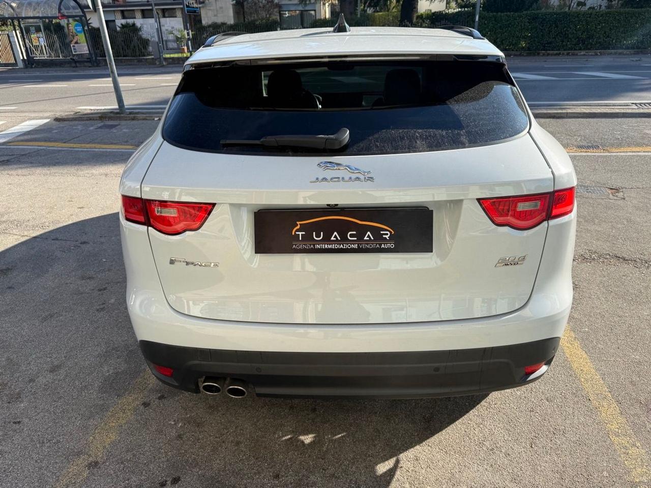 Jaguar F-Pace 180 cv #8582