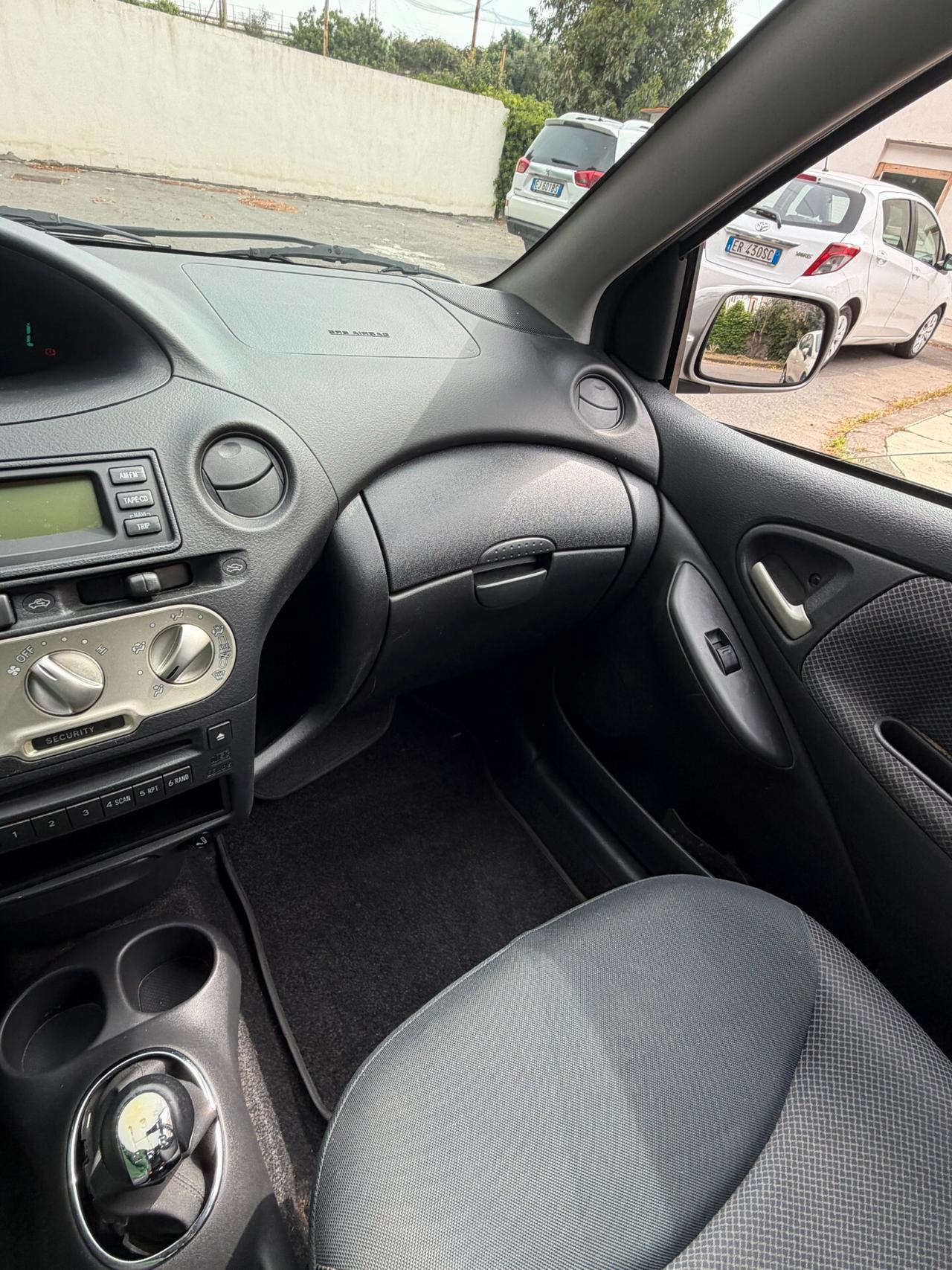 Toyota Yaris 1.0i 16V cat 5 porte Expo