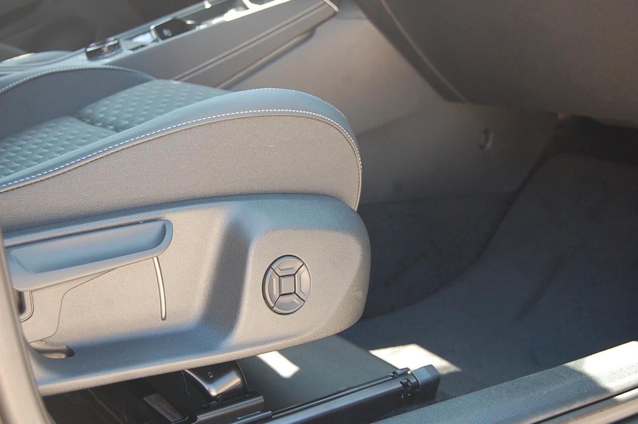 Volkswagen T-Roc 1.5 eTSI ACT 150 CV DSG R-Line