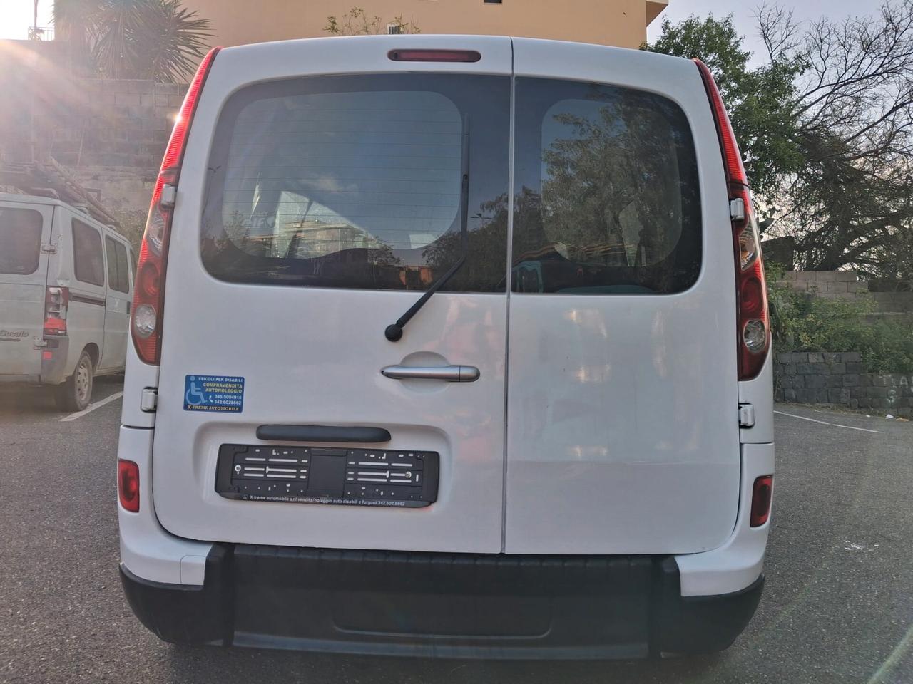 Renault Kangoo Pianale ribassato con rampa disabili in carrozzina