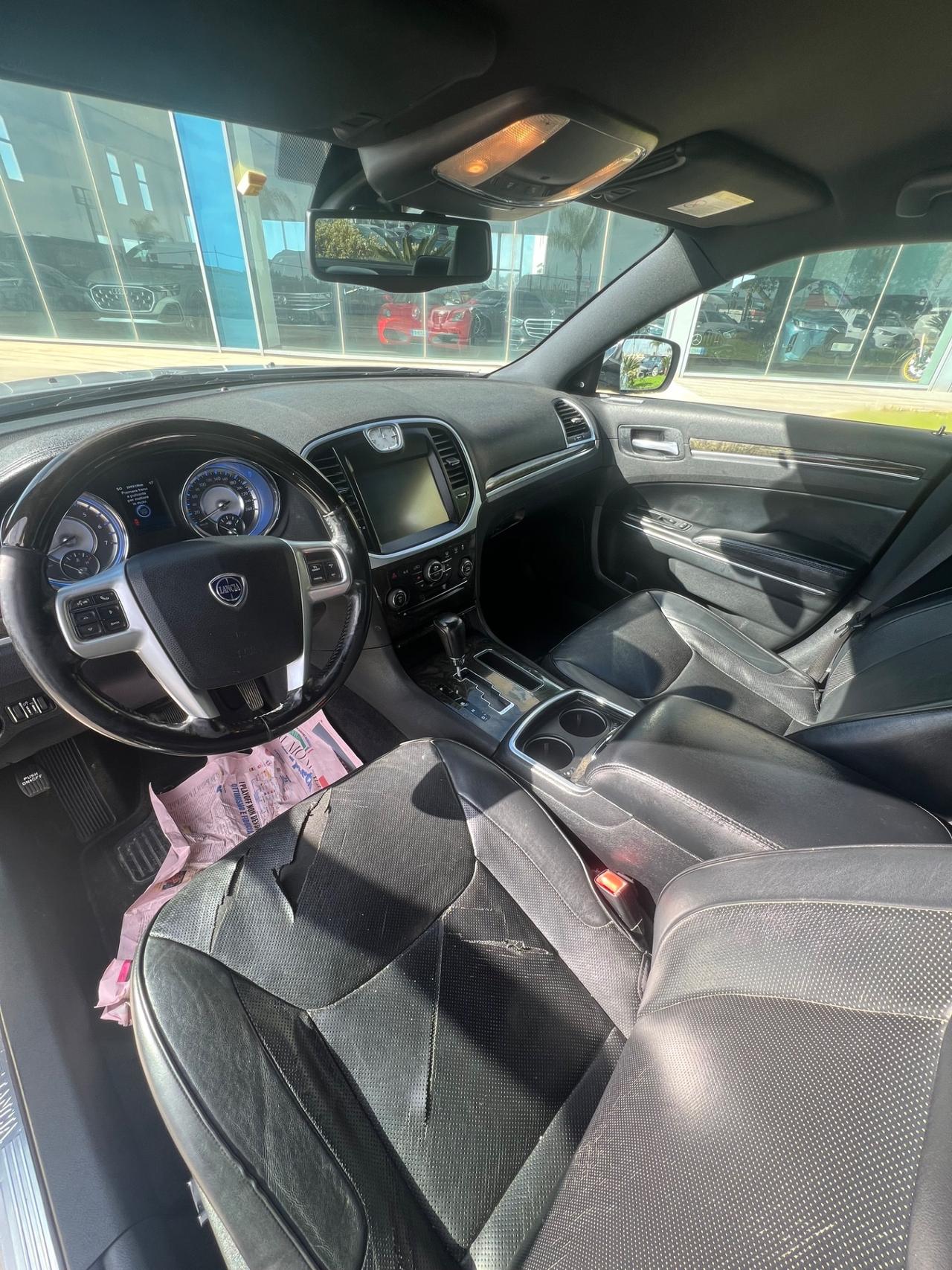 Lancia Thema 3.0 v6 Offerta riservata ad operatori del settore