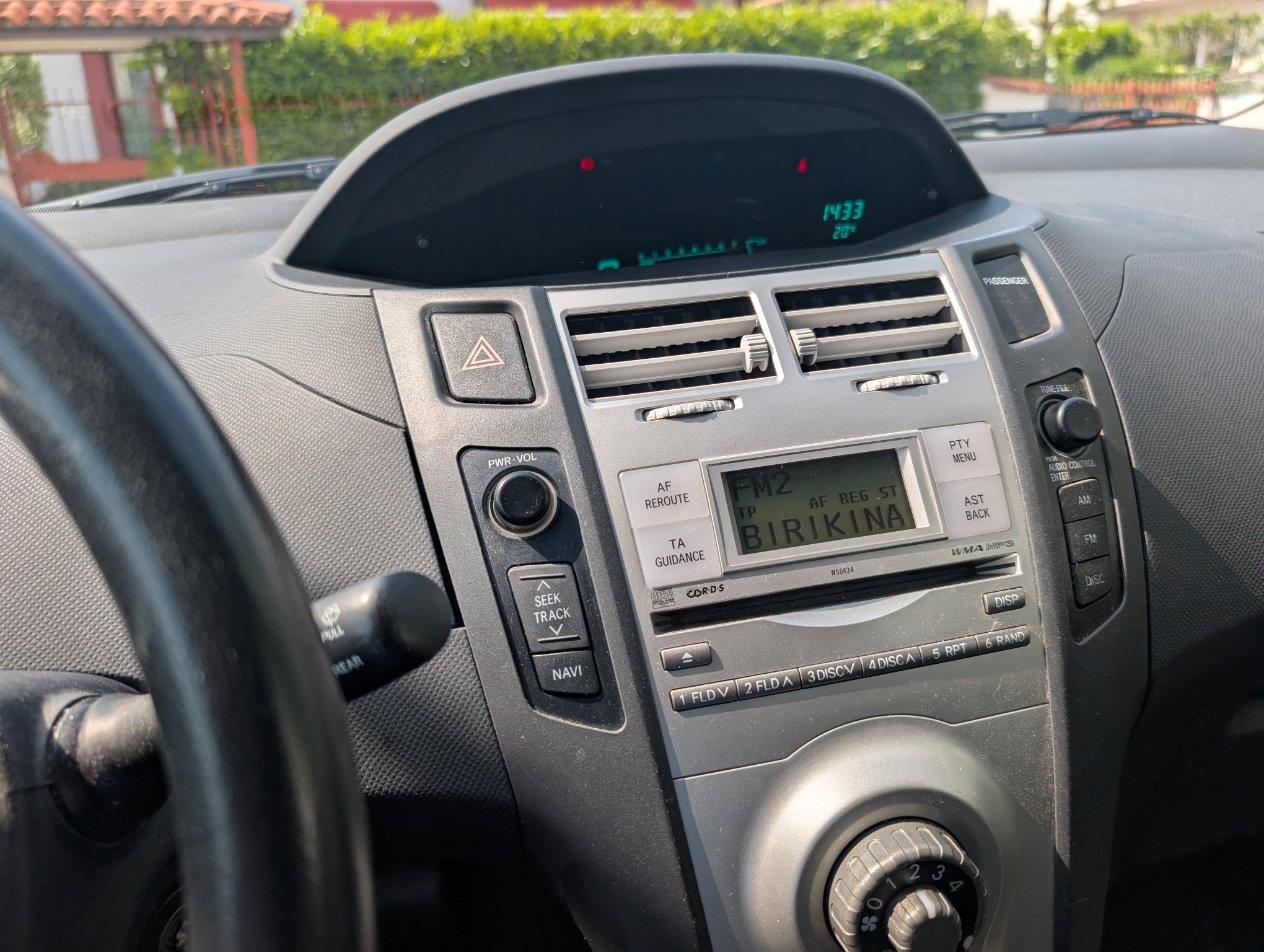 Toyota Yaris 5P 1.0 km 59.999 Neopatent. benzina Sol
