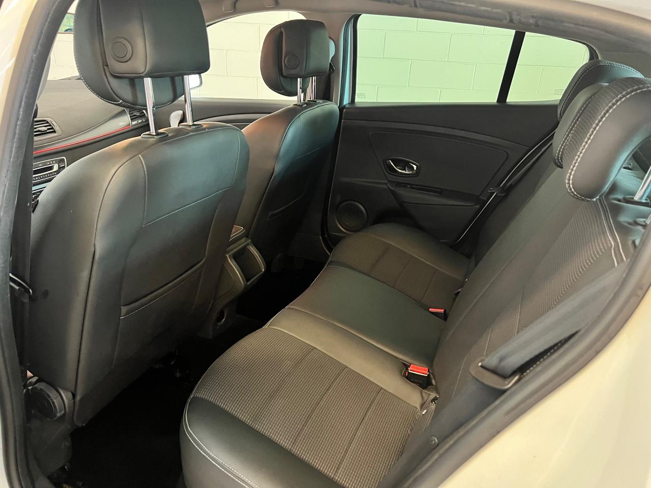 Renault Megane Mégane Coupé 1.5 dCi 110CV EDC Energy GT Line