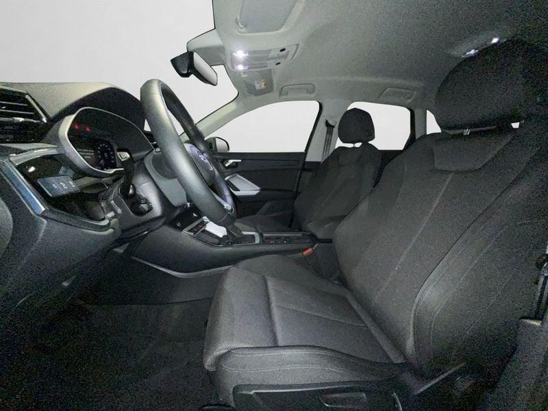 Audi Q3 35 TFSI S tronic S line Led Matrix Camera 18"