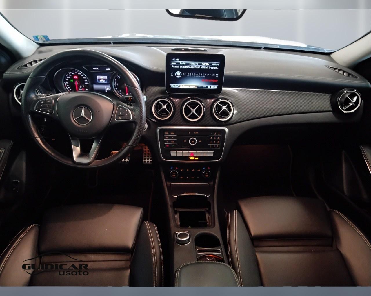 Mercedes-Benz GLA-X156 2017 - GLA 200 d Night Edition auto
