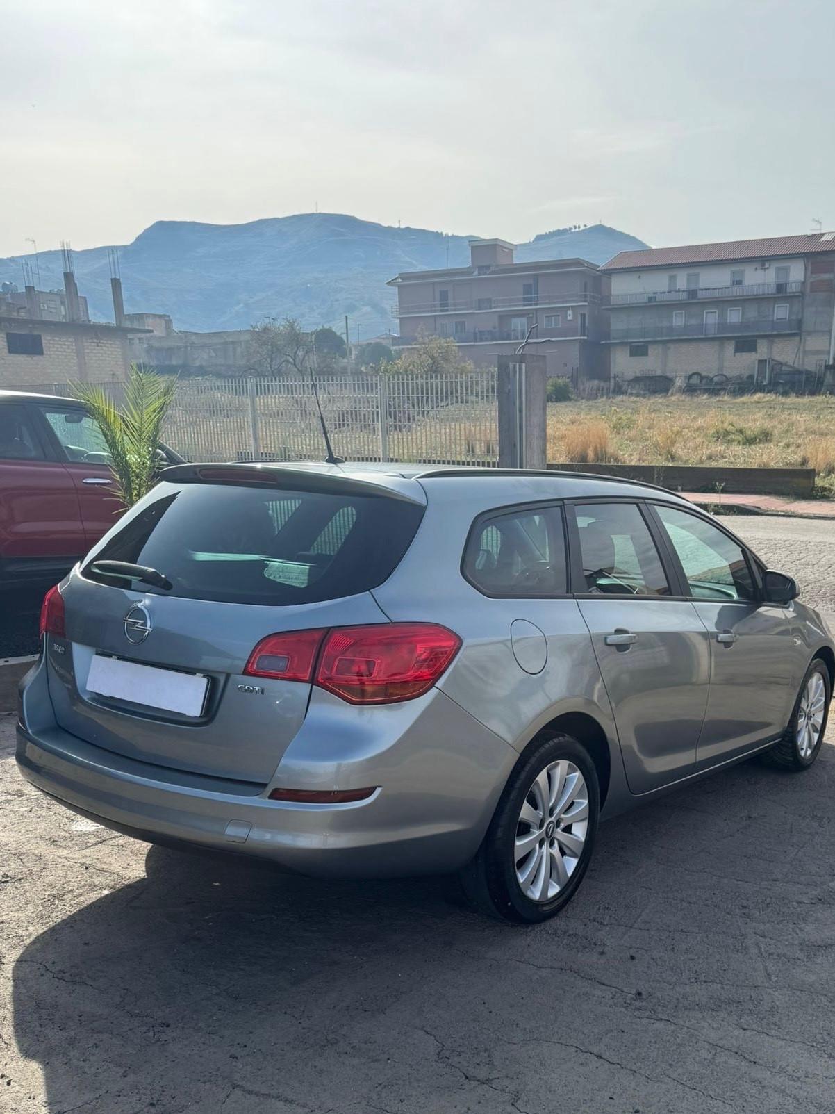Opel Astra 1.7 CDTI 110CV Sports Tourer Cosmo Fleet