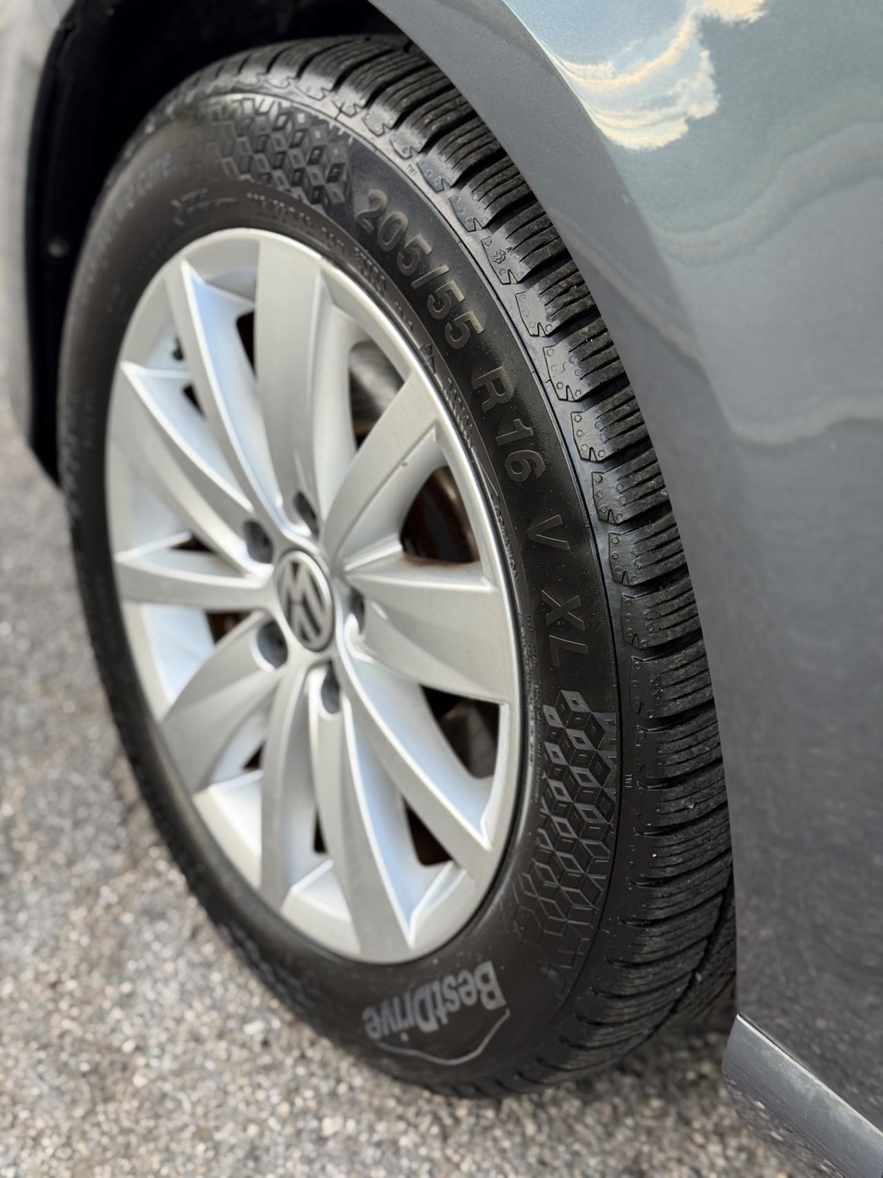 Volkswagen Passat Var. 2.0 TDI Highline NEOPATENTATI