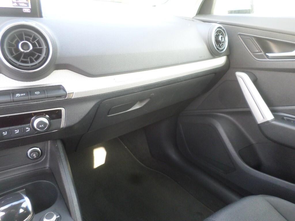 Audi Q2 35 TDI quattro S tronic Business Plus