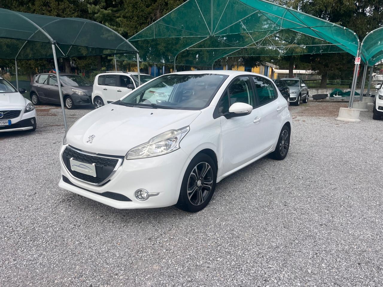 Peugeot 208 PureTech 82 5 porte Allure NEOPATENTATI