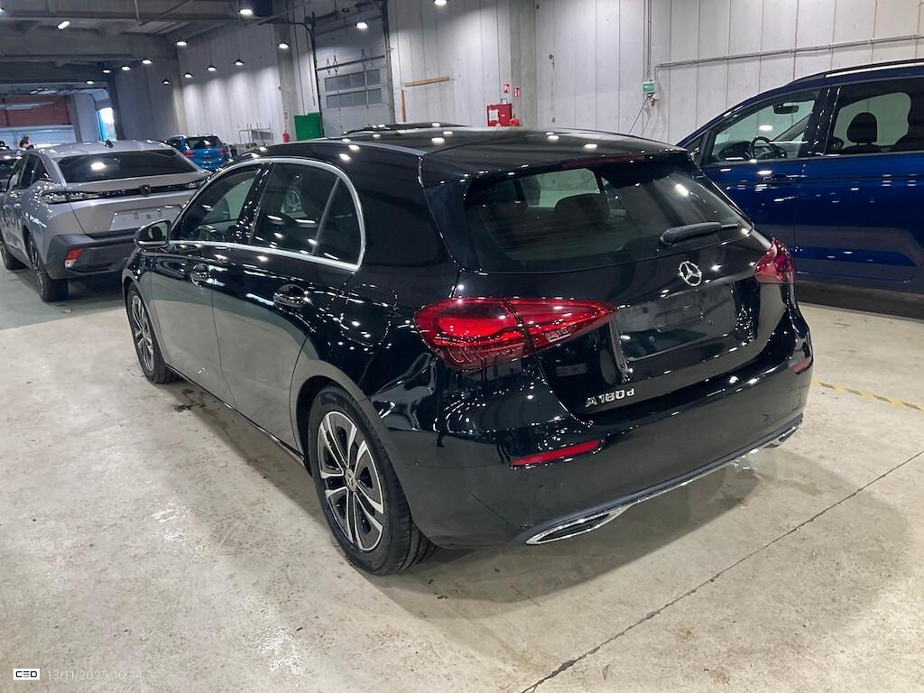 Mercedes-benz A 180 180D NEW 115CV AUTOMATIC ADVANCED ( FARI LED - PELLE PDC NAVI )
