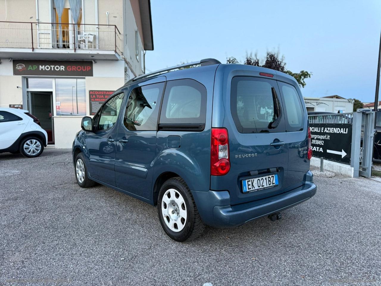 PEUGEOT Partner Tepee 1.6HDI 112CV Outdoor G.TRAINO