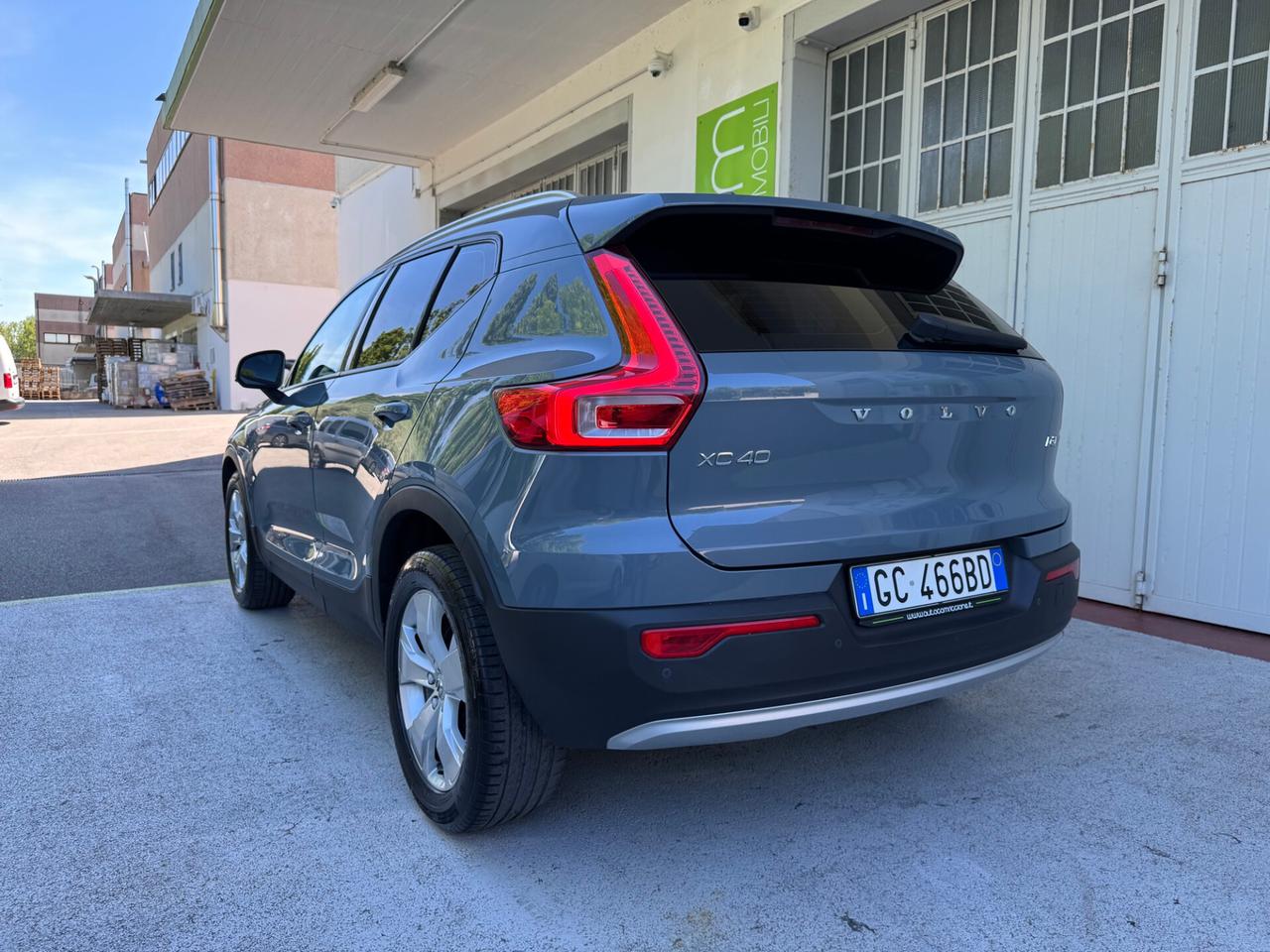 Volvo XC40 2.0 d3 Momentum AWD Auto GARANZIA24MESI
