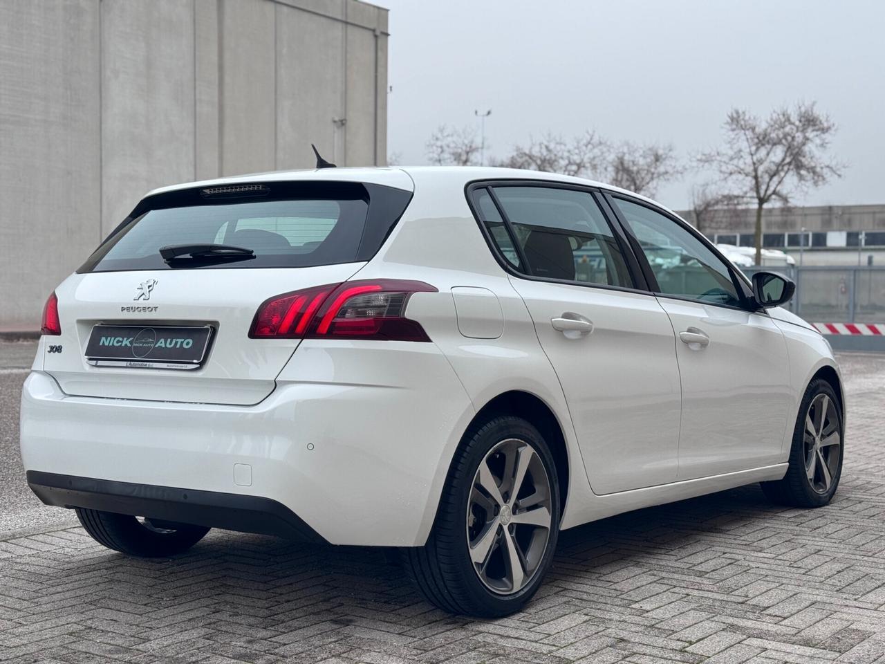 Peugeot 308 BlueHDi 130 S&S Allure
