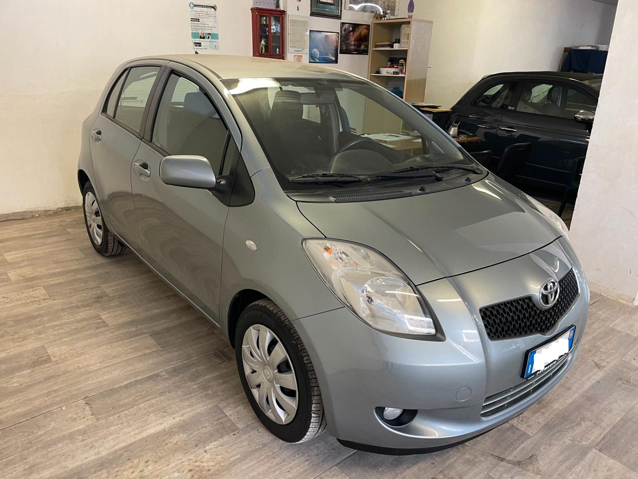 Toyota Yaris 1.3 5 porte 95.000 km! FULL OPTIONAL