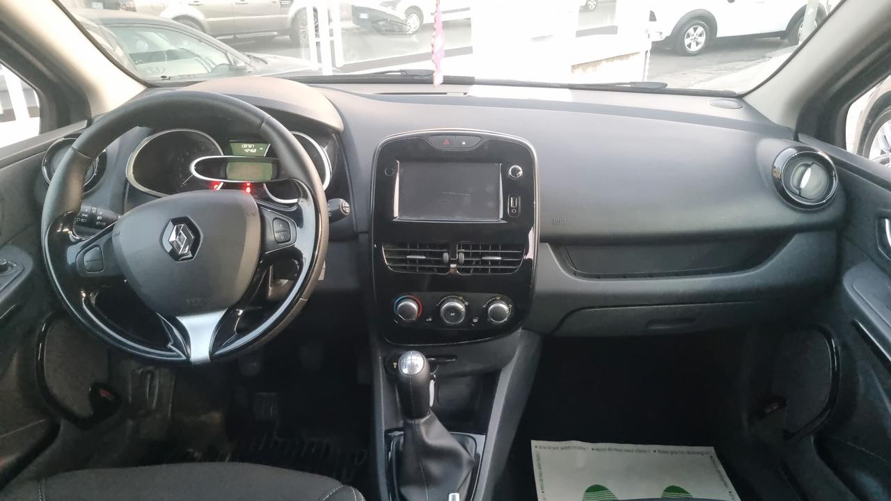 Renault Clio 1.2 75CV 5 porte Costume National