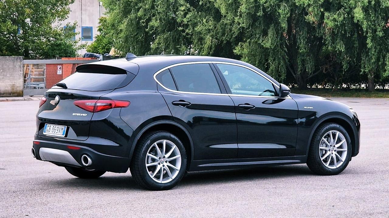 Alfa Romeo Stelvio 2.2 Turbodiesel 190 CV AT8 RWD Executive