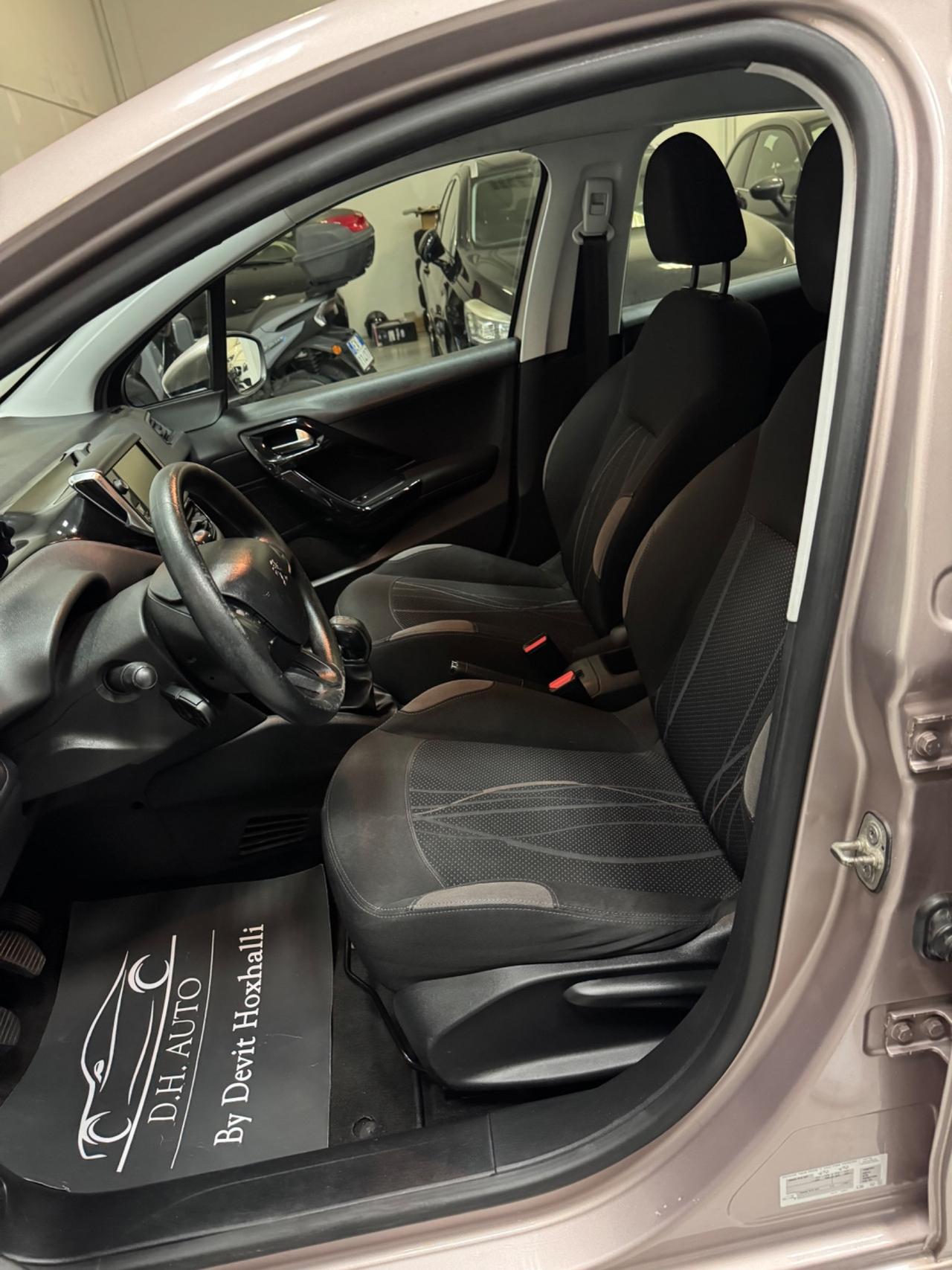 Peugeot 208 1.4 HDi 68 CV 5 porte Allure