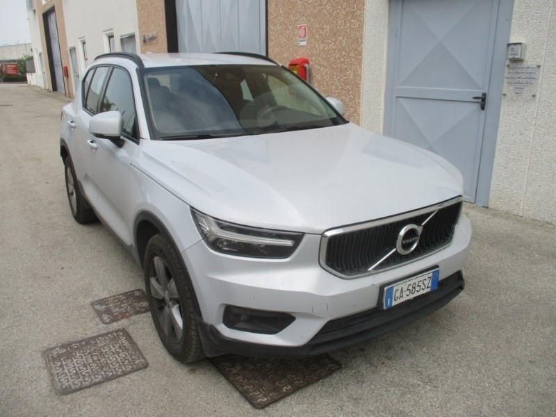 Volvo XC40 D3 AWD Momentum Core