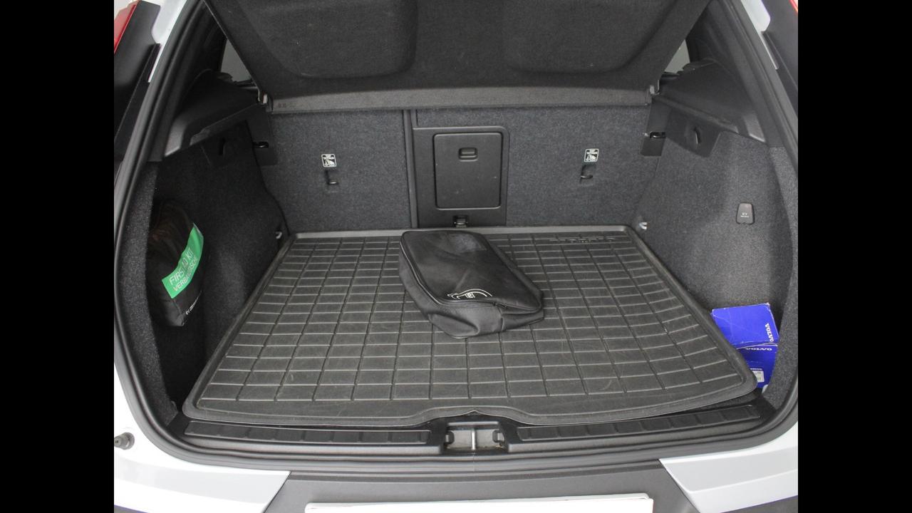 VOLVO XC40 - XC40 1.5 t3 Momentum 163cv auto my21