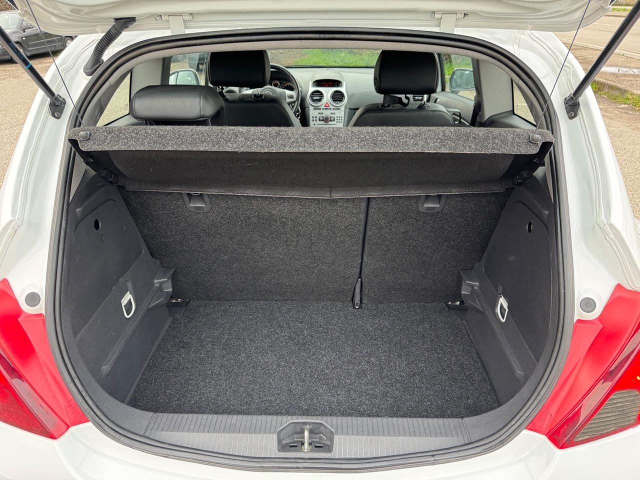 Opel Corsa 1.2 85CV 3 porte GPL-TECH b-color 2013