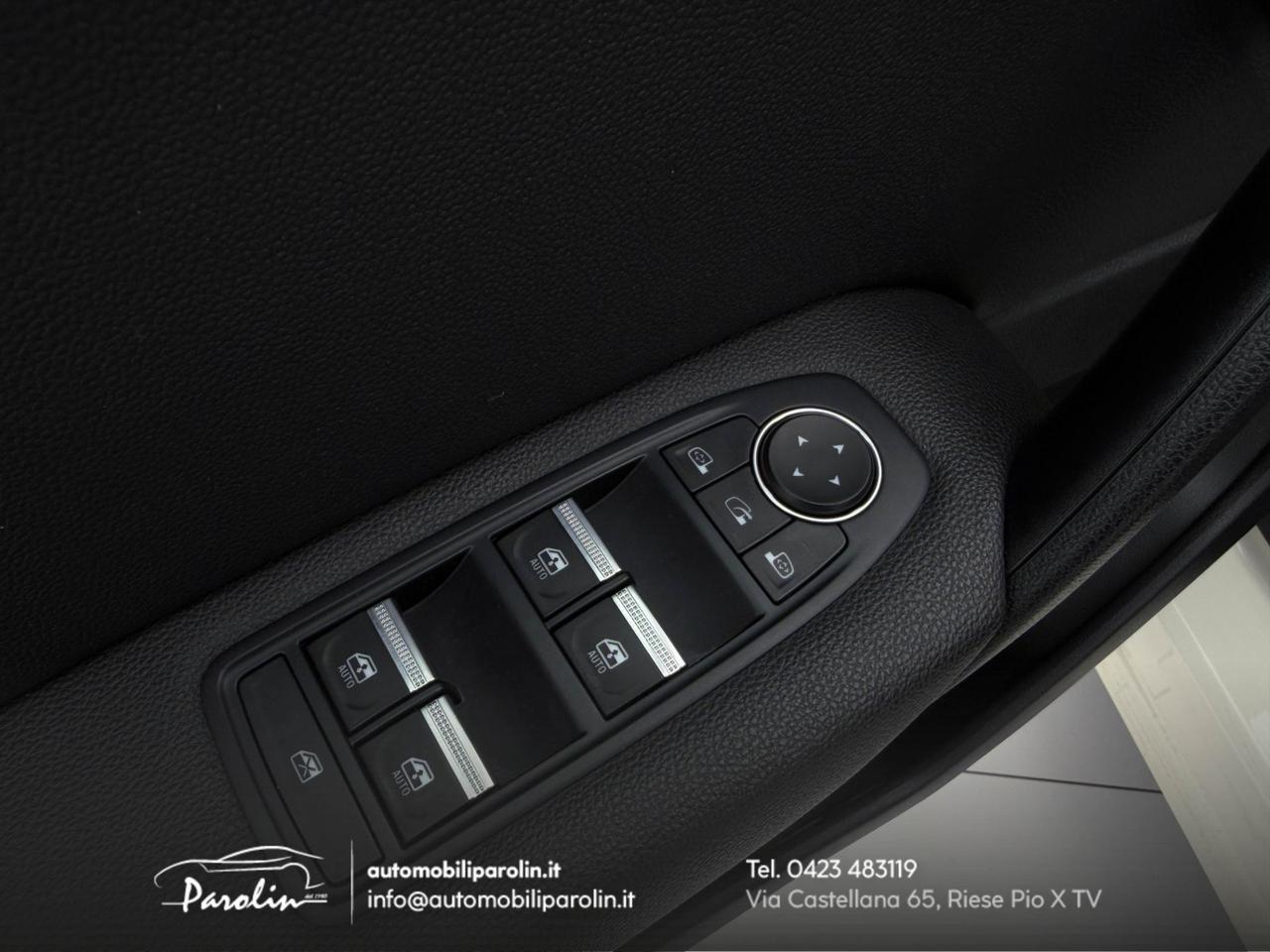 Renault Captur 1.6 E-Tech phev Intens LED-Navi-CarPlay-Telecamera