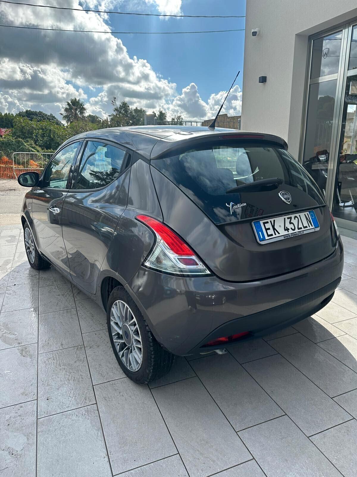 Lancia Ypsilon 1.3 MJT 16V 95 CV 5 porte S&S Silver