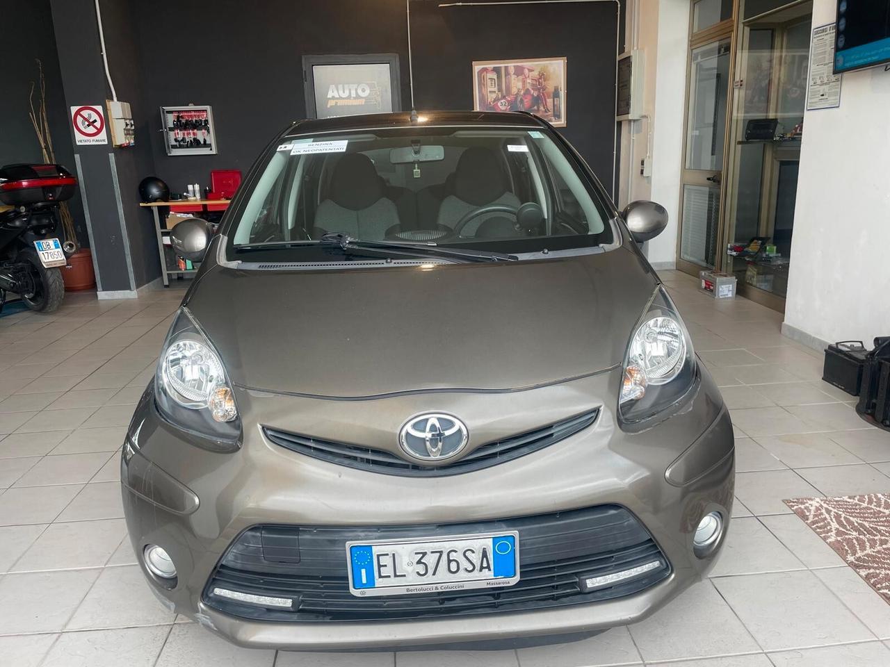 Toyota Aygo 1.0 12V VVT-i 5 porte Tobasco(X NEOPATENTATI)