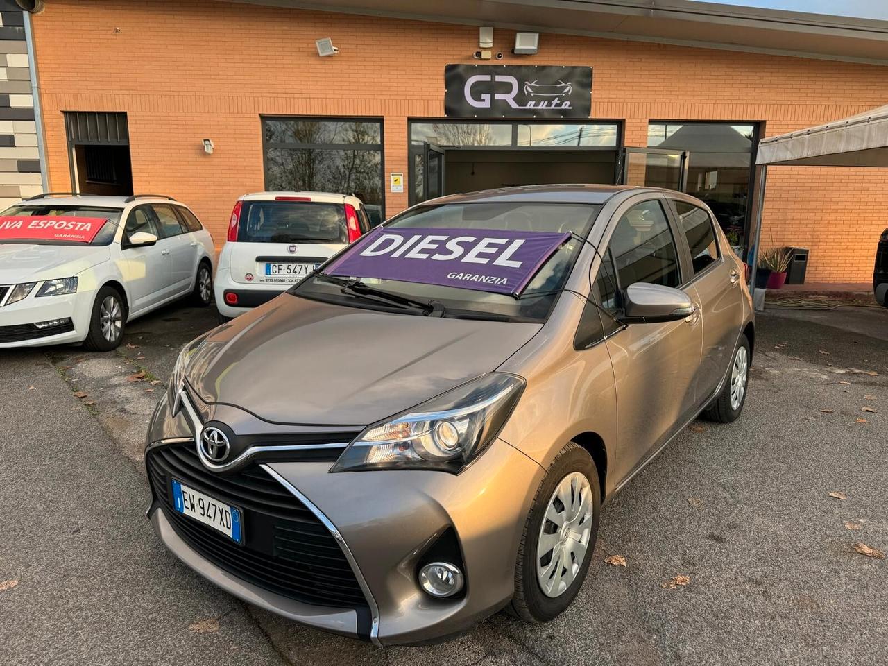 Toyota Yaris 1.4 D-4D 90CV 5P LOUNGE 2014