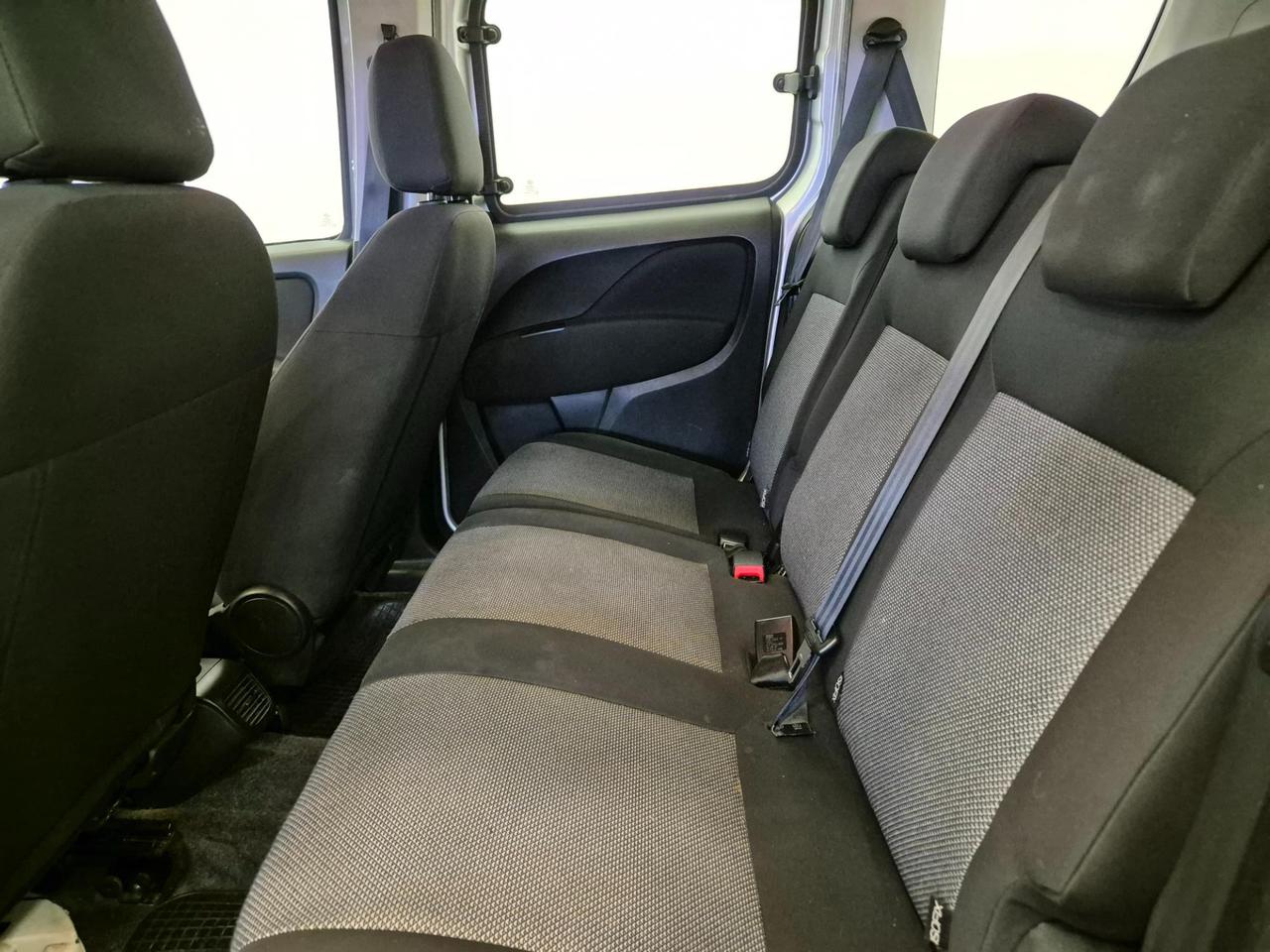 Fiat Doblo 1.4 16v Pop 95cv -NEOPATENTATI - UNIPROPRIETARIO - Sens. Park.