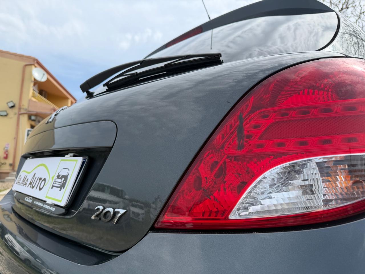 Peugeot 207 1.6 8V HDi 93CV 5p. Allure 2011