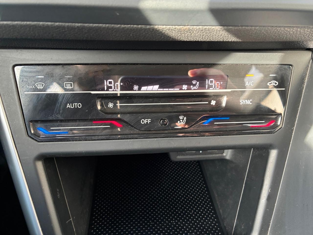 Volkswagen Polo 1.0 TSI Life 3491558563 OPPURE 3478673115