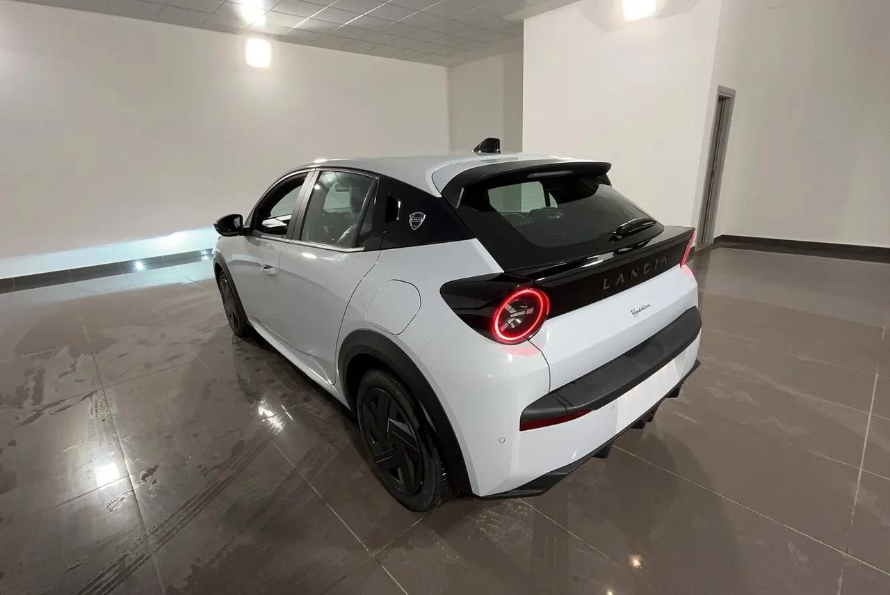 Lancia Ypsilon Hybrid e-DCT KM 0