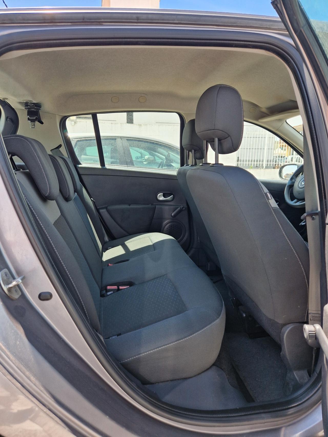 Renault Clio 1.2 16V 5 porte Dynamique