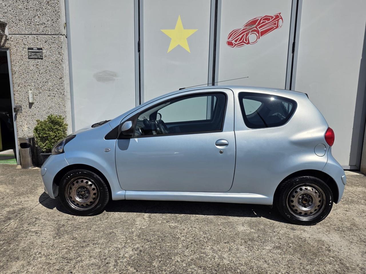 Toyota Aygo 1.0 12V VVT-i 3 p. Neopatentati