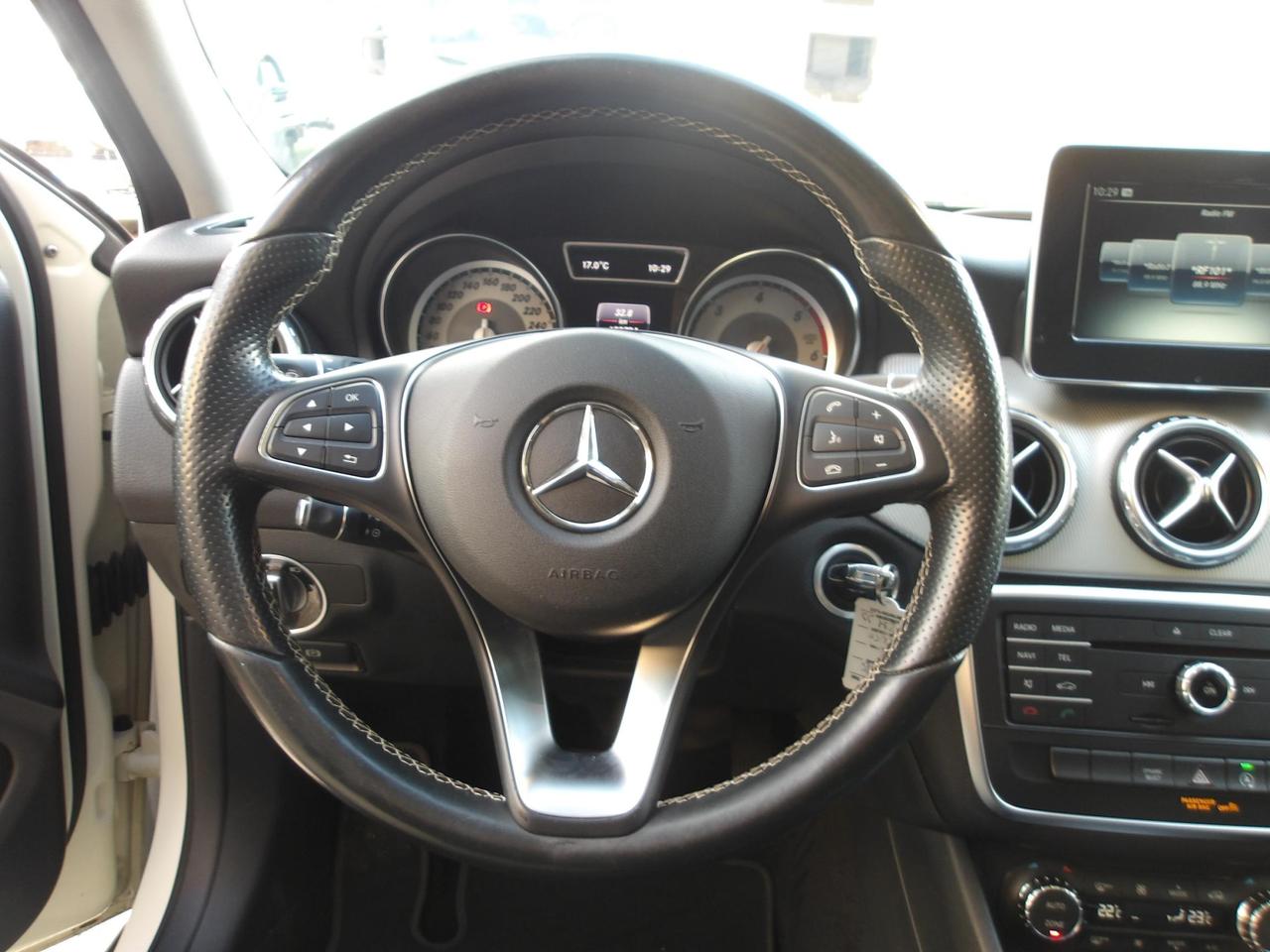 Mercedes GLA 200 d (cdi) Sport auto *TETTO APRIBILE*