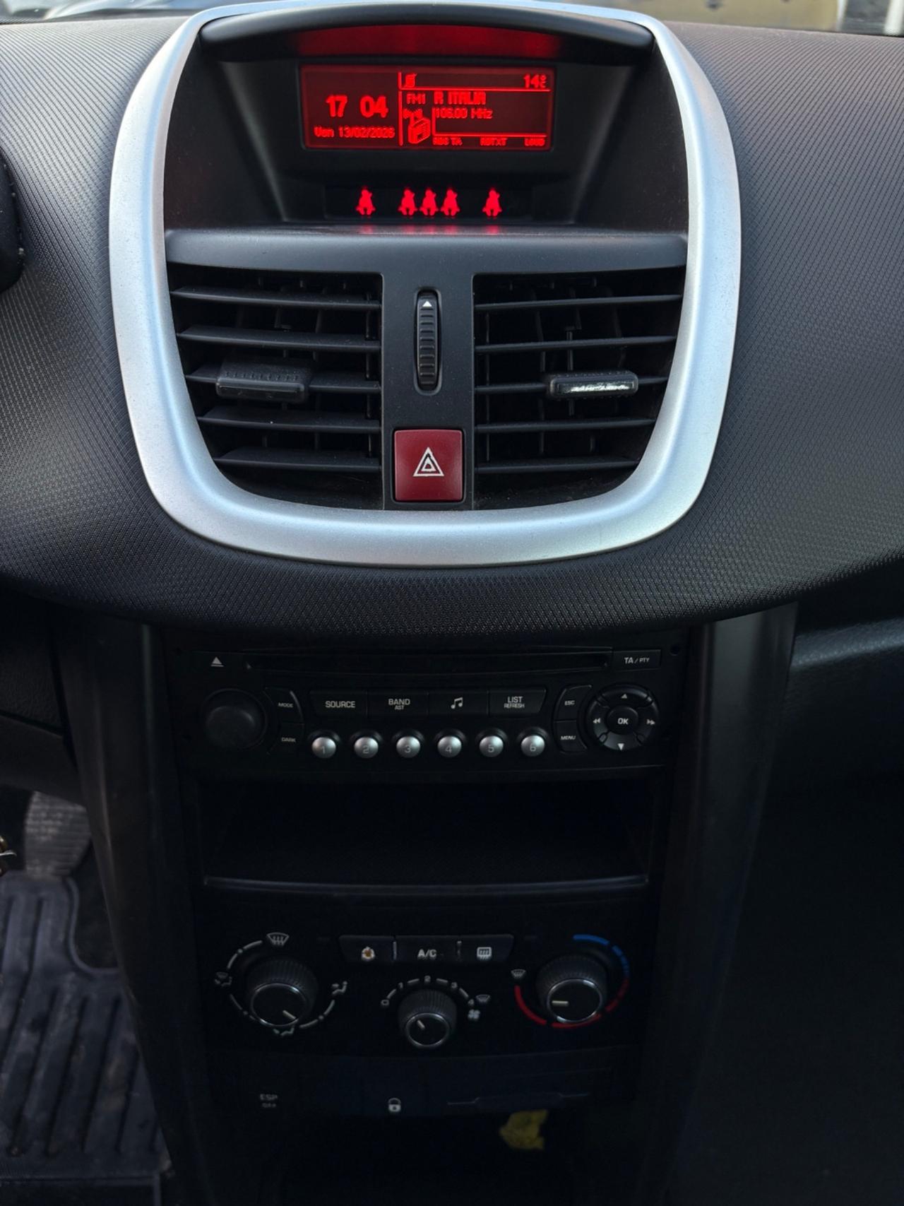 Peugeot 207 1.6 HDi 90CV 5p. XS