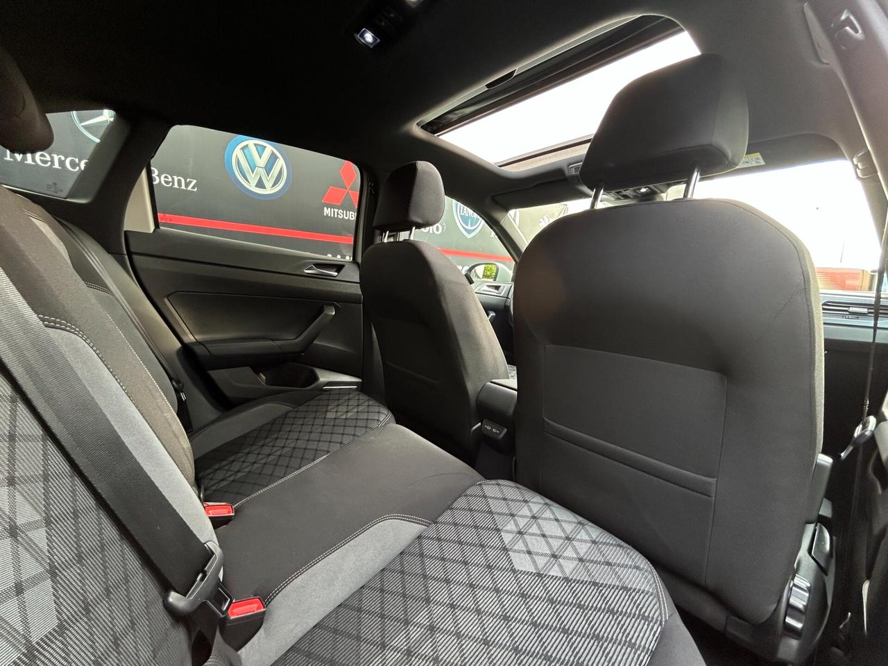 Volkswagen Taigo 2023 1.0 TSI 110 CV DSG R-Line FULL LEGGI!!!