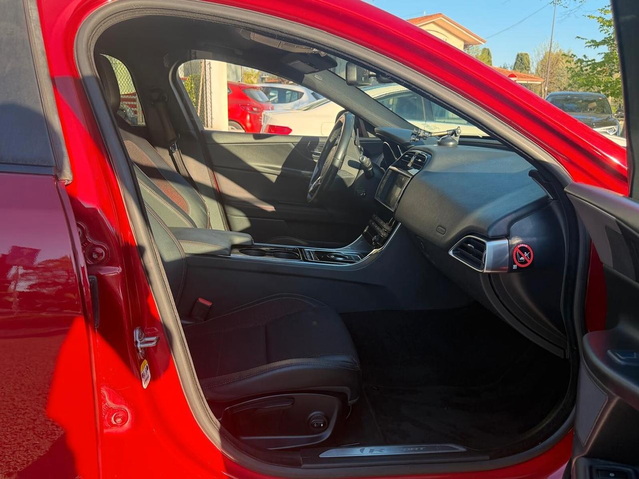 Jaguar XE 2.0 D Turbo 180 CV AWD aut. Portfolio