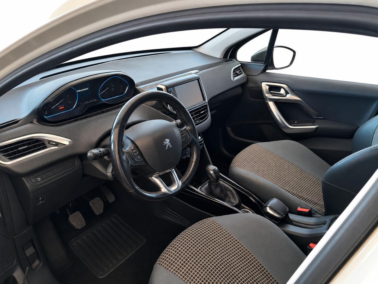 Peugeot 2008 BlueHDi 100 Allure