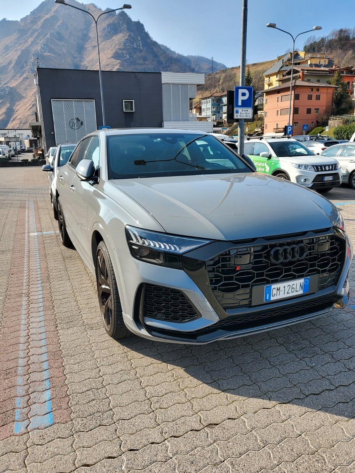 Audi Q8 RS TFSI V8 quattro tiptronic