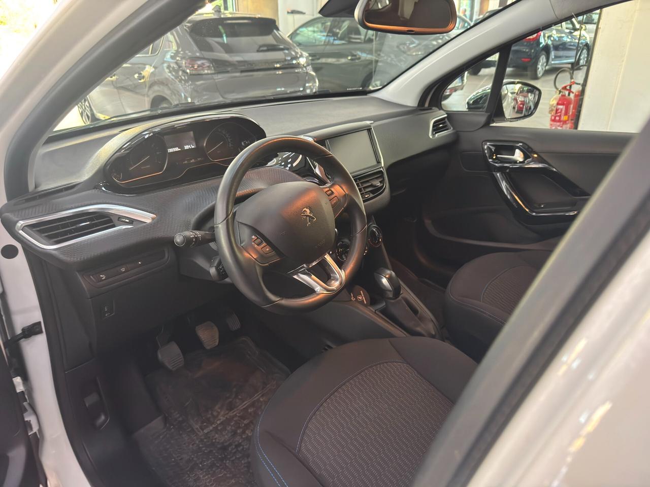 Peugeot 208 PureTech 82 Stop&Start 5 porte Allure - EDIZIONE LIMITATA: SIGNATURE