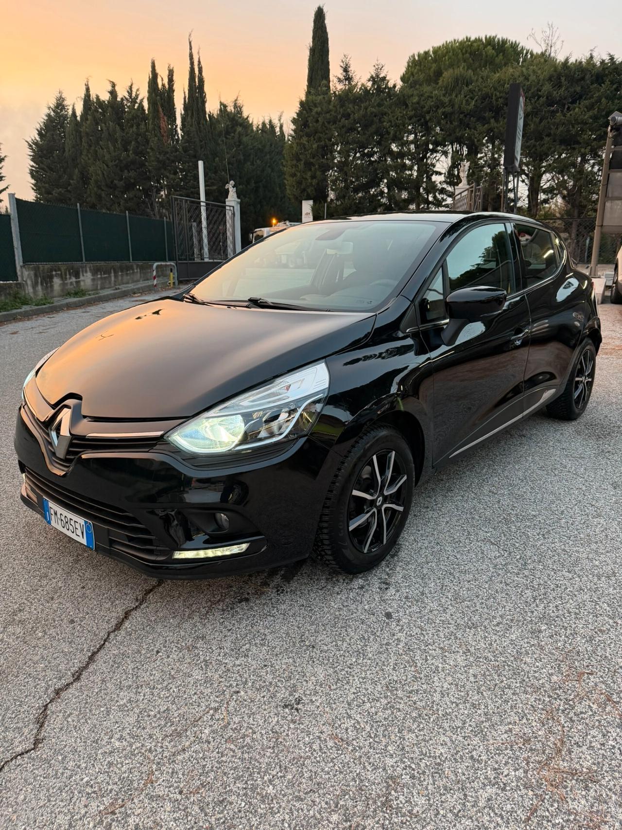 Renault Clio 1.2 75CV 5 porte Zen